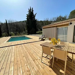  Vakantiehuis Mas De La Pivoine