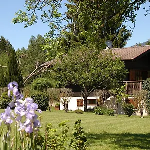 https://chalet-de-la-fressine.hotels-rhonealpes.com